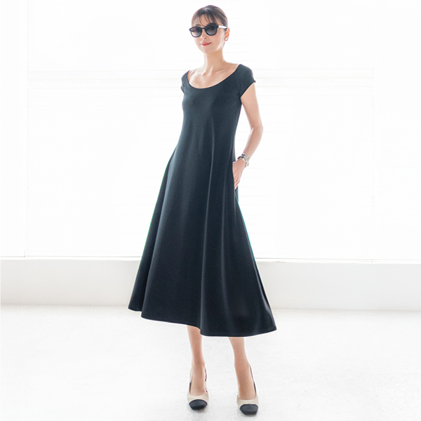 日常のひとときを上質に彩るDAISY LINのリラクシングドレスシリーズ