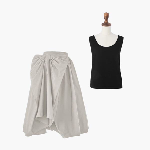 Skirt "Princess Flare" (Powder Beige) & 知的デコルテ タンクトップ (Black Black)